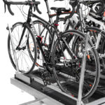 O trailer transporta de 12 a 15 bicicletas na posição horizontal.