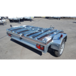Trailer transporta 9 bicicletas